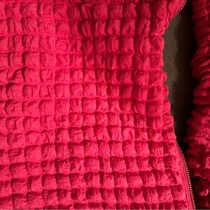 Free People bubble purse! Bright Pink!